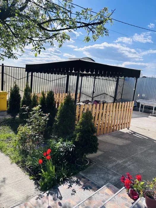 Se vinde casa in budeasa mare complet mobilata si utilata !accept schimb apartament 2 camere plus diferenta | Preț: 1 EUR | Locație: Budeasa Mare, Argeș Se vinde casa in budeasa mare complet mobilata si utilata !accept schimb apartament 2 camere plus diferenta - Budeasa Mare, Argeș - 1 EUR - anunț second hand