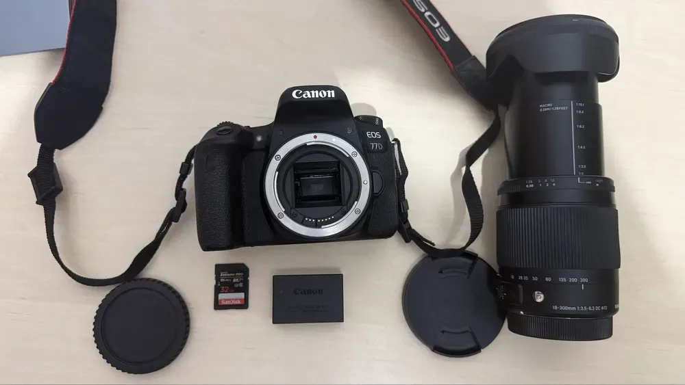 Vând/Schimb Kit Foto DSLR Canon 77D+Obiectiv Sigma 18-300mm | Preț: 510 EUR | Locație: Focșani, Vrancea Vând/Schimb Kit Foto DSLR Canon 77D+Obiectiv Sigma 18-300mm - Focșani, Vrancea - 510 EUR - anunț second hand
