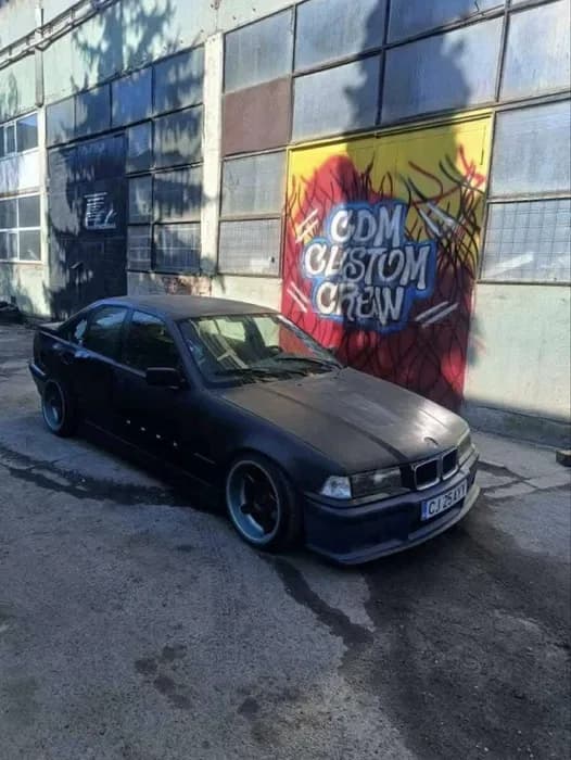 Vand/schimb e36 318i | Preț: 1.200 EUR | Locație: Bistrița, Bistrița-Năsăud | An: 1999 | Km: 1 | Combustibil: Benzina | Transmisie: Manuala Vand/schimb e36 318i - anul 1999 - Bistrița, Bistrița-Năsăud - 1.200 EUR - mașină second hand