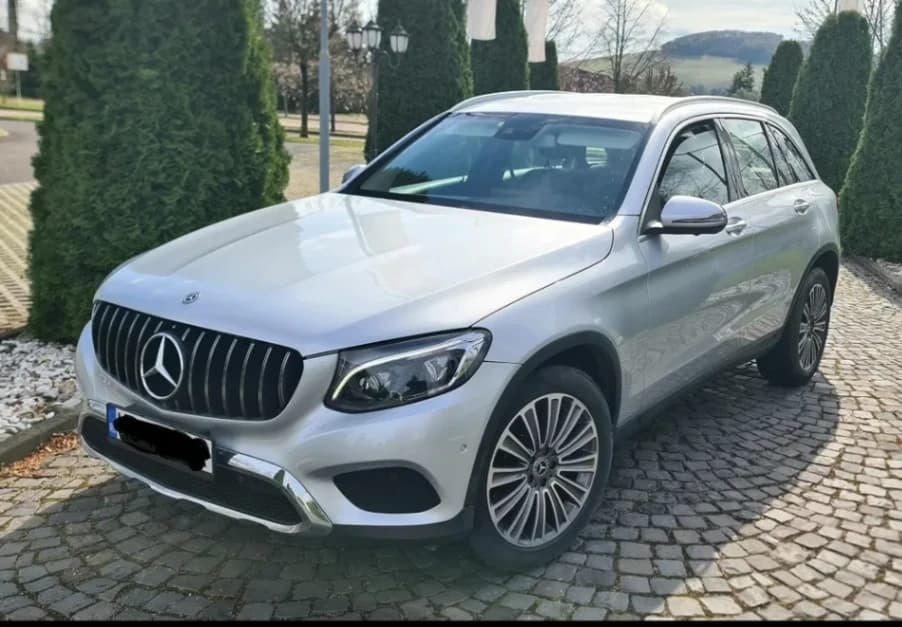 Vand Schimb Mercedes Glc 2.2 170cp 2018/km reali/Stare foarte buna | Preț: 20.000 EUR | Locație: Sangeorgiu, Mureș Vand Schimb Mercedes Glc 2.2 170cp 2018/km reali/Stare foarte buna - Sangeorgiu, Mureș - 20.000 EUR - mașină second hand