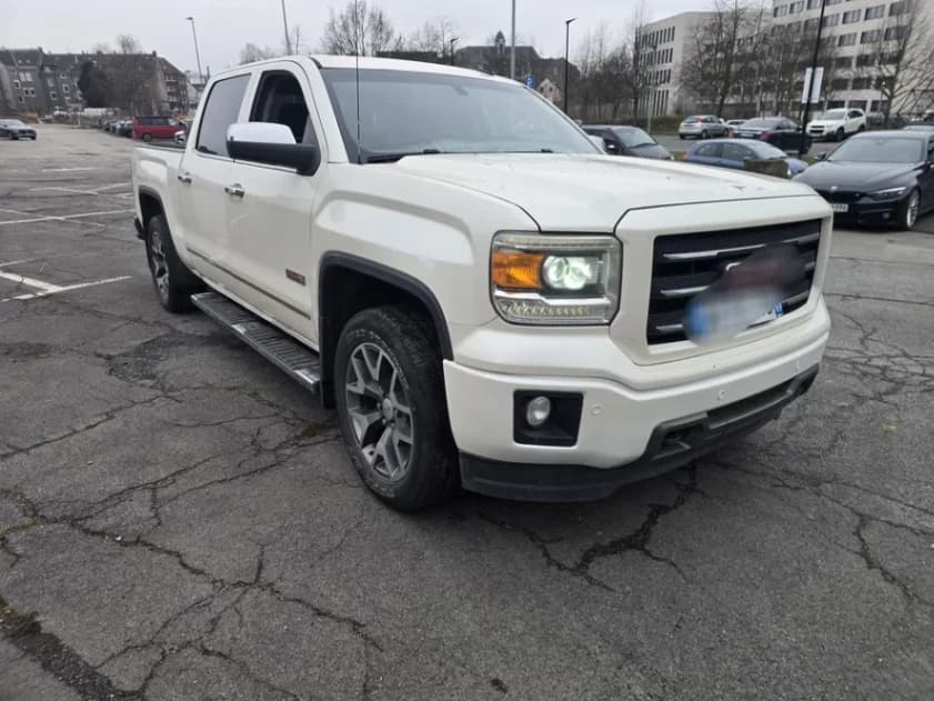 GMC Sierra 2014 V8 Benzina 5.3l Piele Navigatie | Preț: 21.000 EUR | Locație: Sector 4, București GMC Sierra 2014 V8 Benzina 5.3l Piele Navigatie - Sector 4, București - 21.000 EUR - mașină second hand
