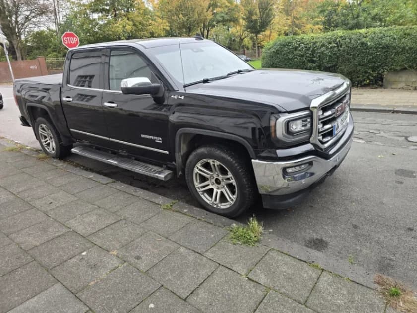 Gmc Sierra 2018 eAssit 4X4 FULL OPTION | Preț: 28.000 EUR | Locație: Sector 4, București Gmc Sierra 2018 eAssit 4X4 FULL OPTION - Sector 4, București - 28.000 EUR - mașină second hand