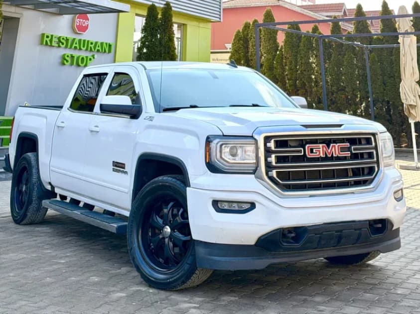 GMC Sierra 4 x 4 V8 5.3 L Autoutilitara 6 locuri Inmatriculat RO | Preț: 18.700 EUR | Locație: Brașov, Brașov GMC Sierra 4 x 4 V8 5.3 L Autoutilitara 6 locuri Inmatriculat RO - Brașov, Brașov - 18.700 EUR - mașină second hand
