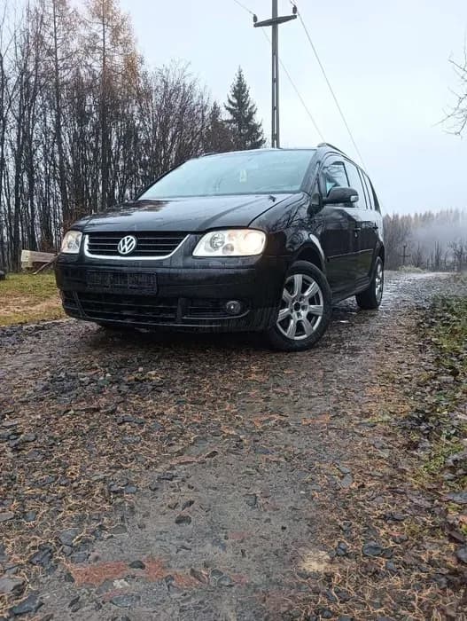 Vând Volkswagen Touran sau doar la schimb | Preț: 1.400 EUR | Locație: Varfurile, Arad | An: 2006 | Km: 1 | Combustibil: Motorina | Transmisie: Manuala Vând Volkswagen Touran sau doar la schimb - anul 2006 - Varfurile, Arad - 1.400 EUR - mașină second hand