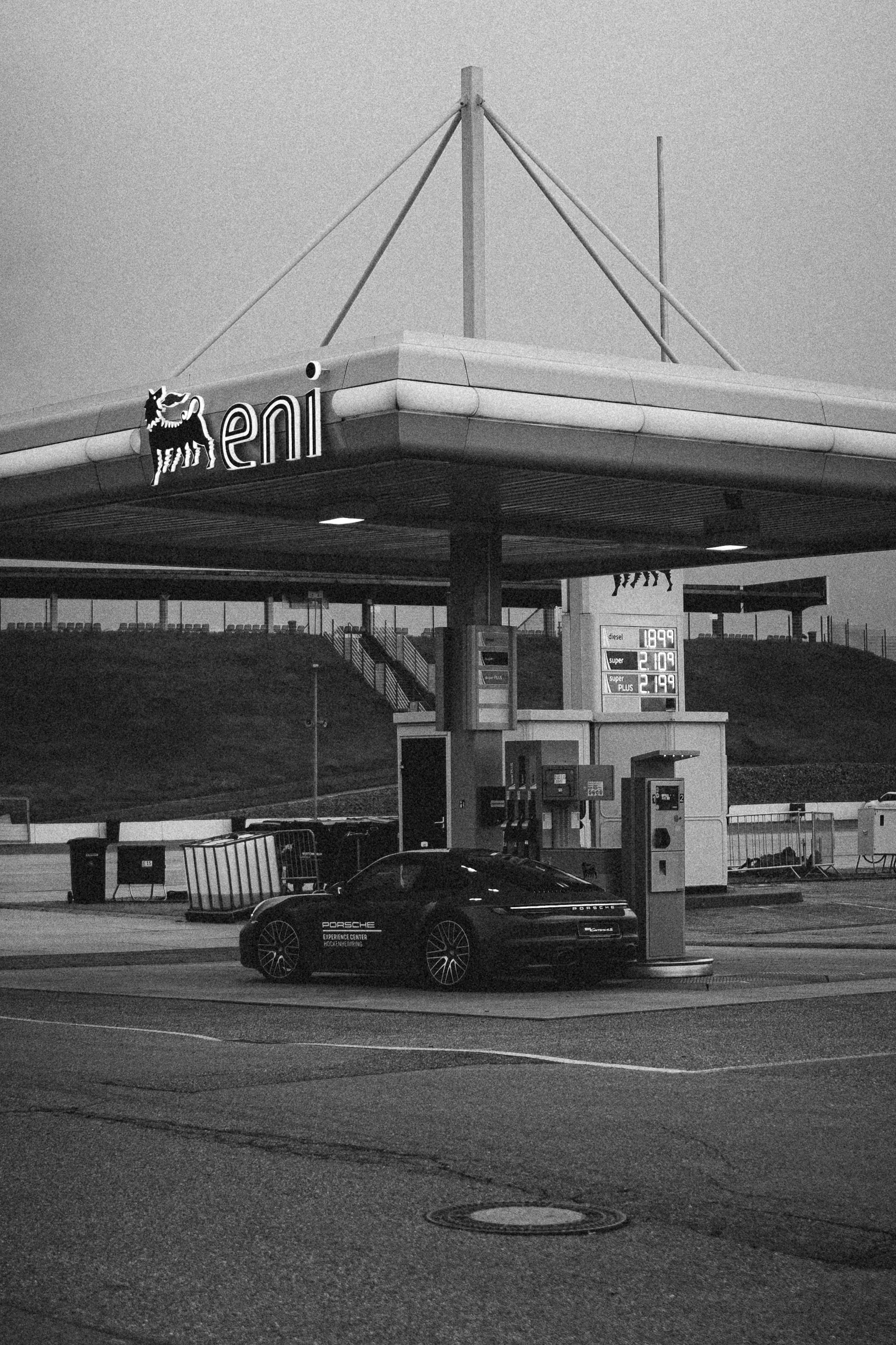 Criza carburanților și industria auto germană: riscuri și scenarii